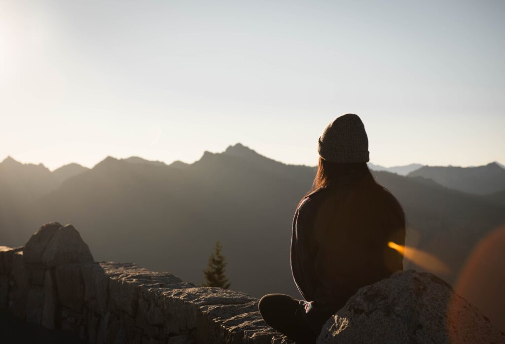 Combating the Opioid Epidemic: How Prescription Painkillers are Driving Addiction and What You Can Do 38 daniel mingook kim UXR t8CZ1U unsplash